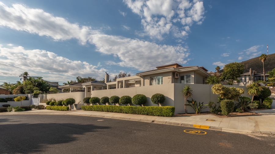 5 Bedroom Property for Sale in Plattekloof 2 Western Cape